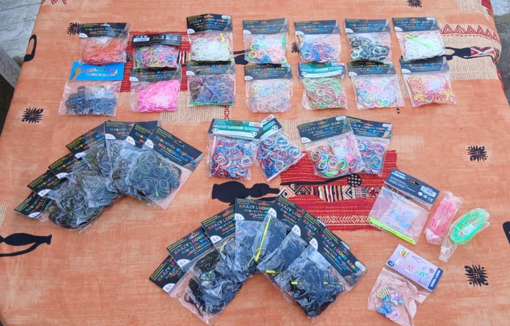 Lot n&deg;1 pour Fabriquer Bracelets Elastiques avec Clips, Etc. Jeux / jouets