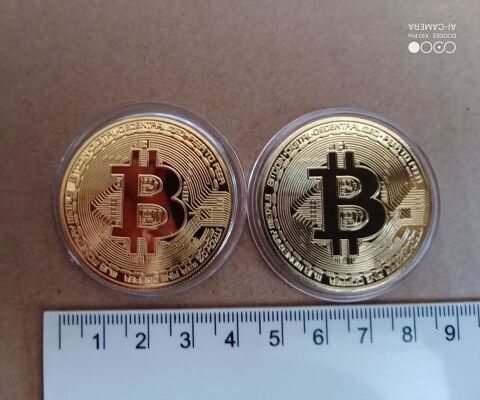 Lot de deux pices bitcoin plaqu OR 14K Neuf 15 Metz (57)