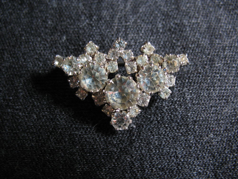 Parure en strass - tr&egrave;s belle qualit&eacute; Bijoux et montres