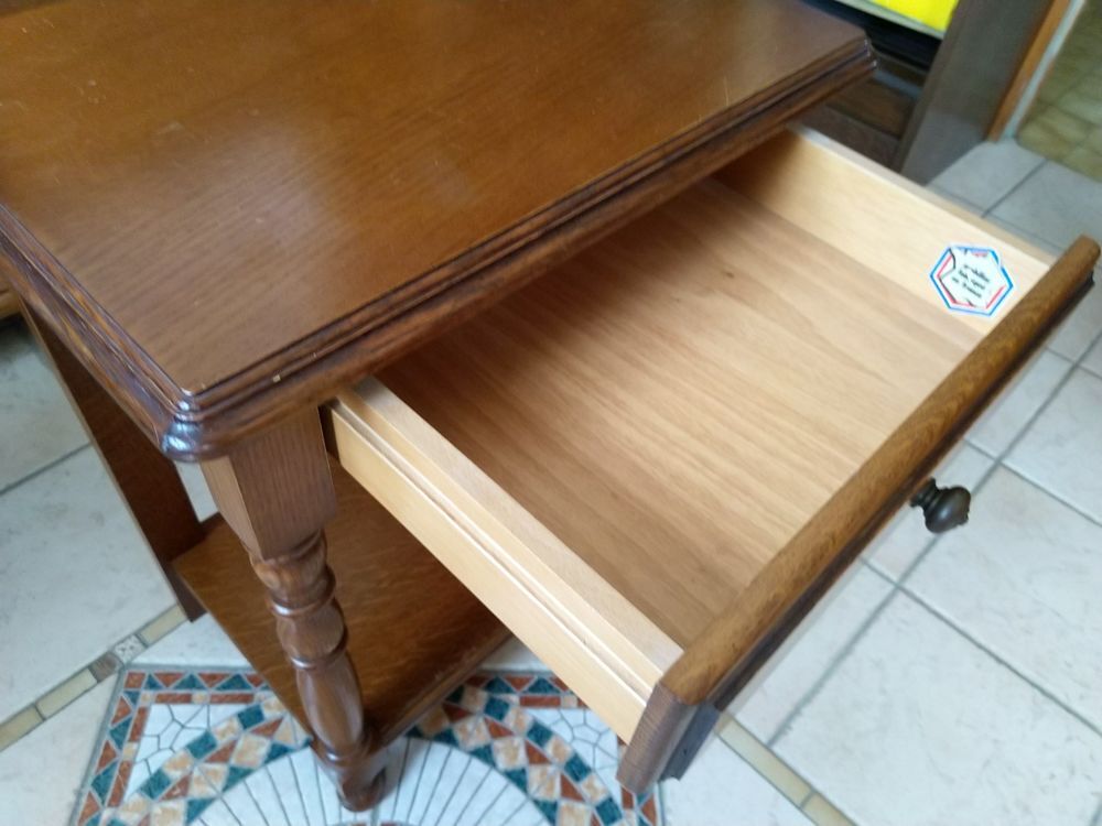 Table de nuit/chevet en ch&ecirc;ne Meubles