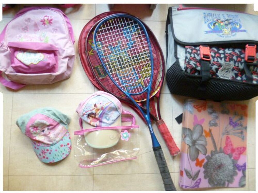 CARTABLES-SACS A DOS , JEUX , raquette badminton .... Jeux / jouets