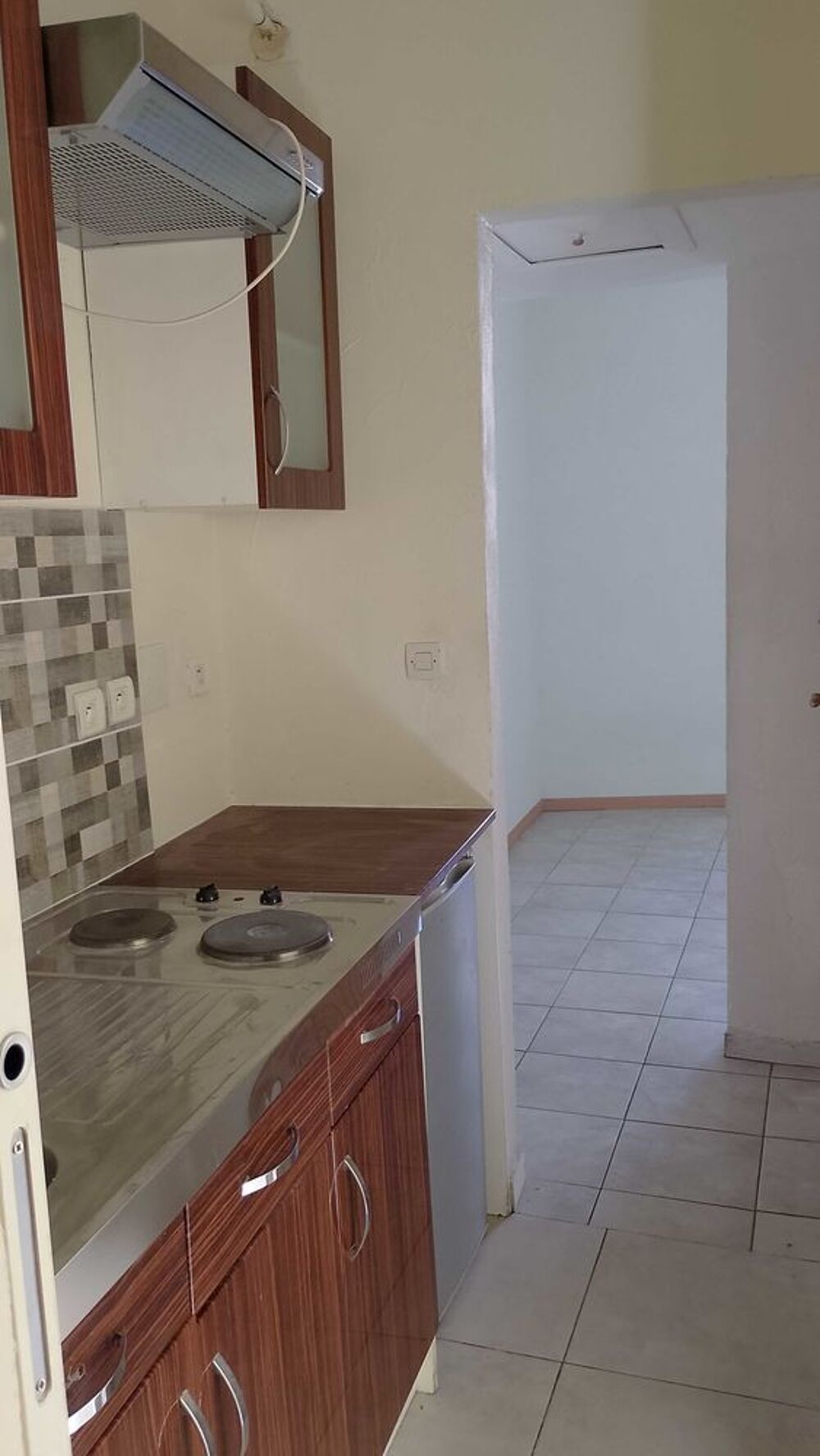 Location Appartement Deux pièces centre ville disponible rapidement Laval