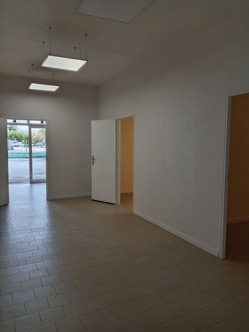 Location Autre Local commercial bureaux 177 m² Morières-lès-avignon
