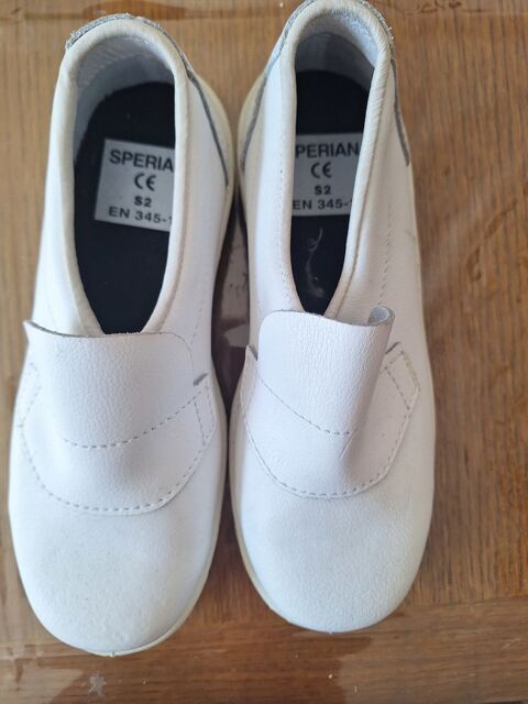 SABOTS BLANC FEMME 5 Les Mureaux (78)