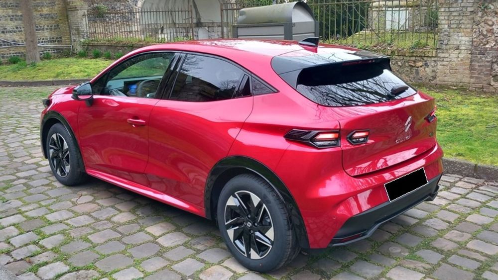 Clio E-Tech full hybrid 160 ch Techno 2026 occasion 83400 Hy&egrave;res
