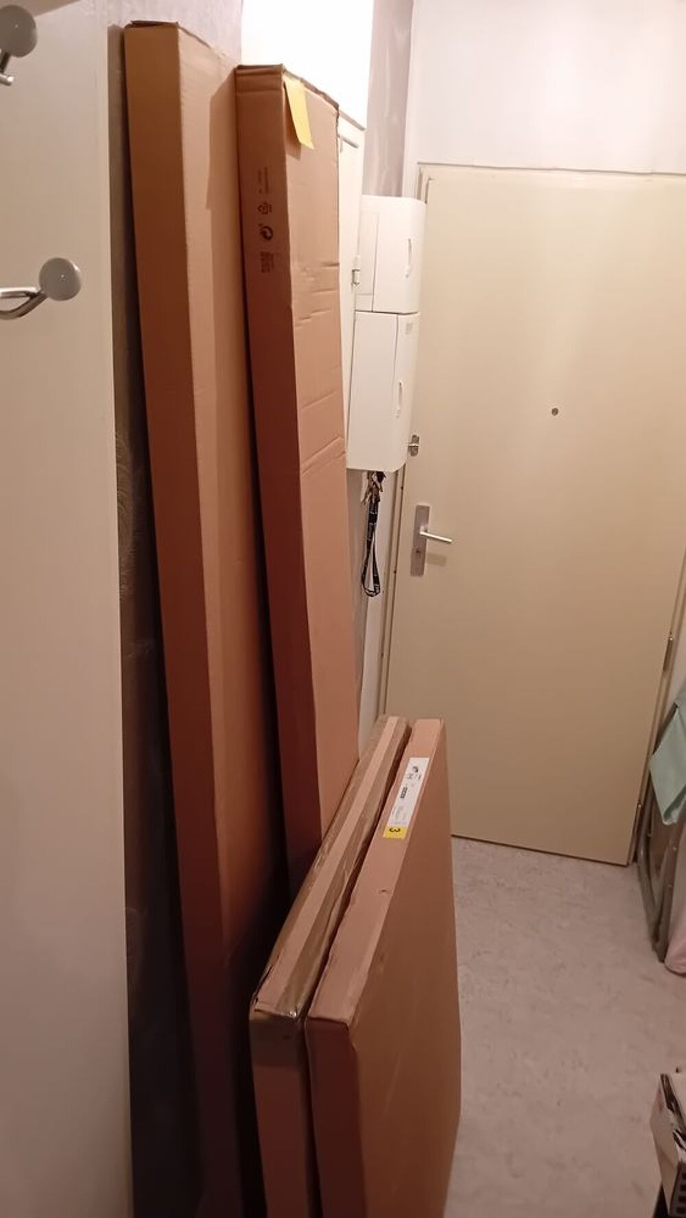 Banquette HEMNES 2 places (encore dans son emballage).
Meubles
