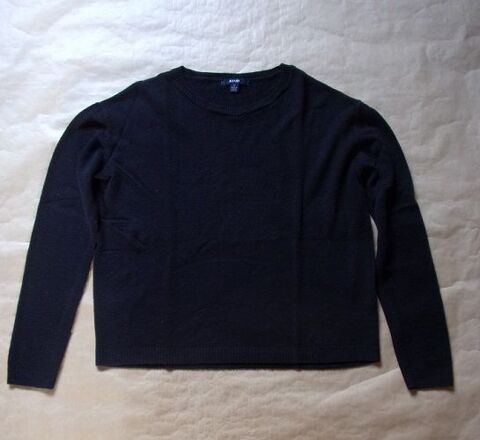 Pull en taille S 2 Montaigu-la-Brisette (50)