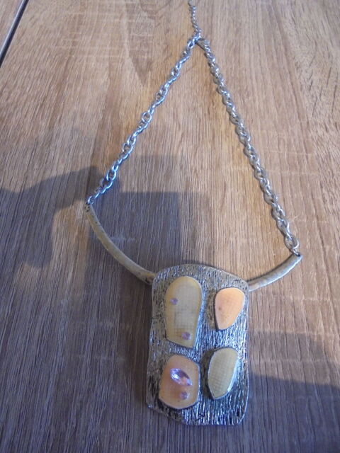 Collier �maux et strass (28b) 5 Tours (37)