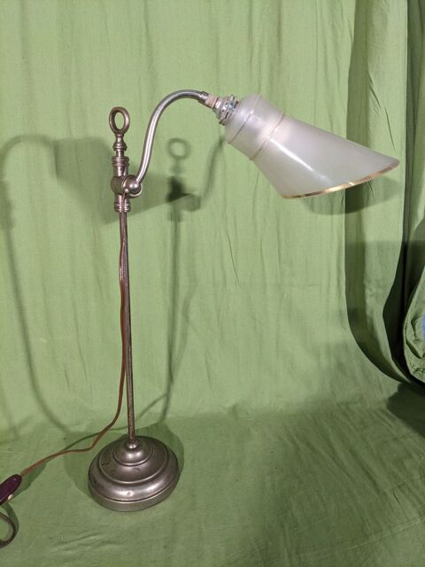 Lampe d'Horloger � tulipe Guariche d�but du si�cle dernier e 75 Marseille 13 (13)