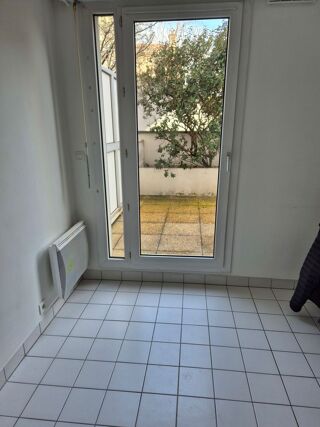  Appartement à louer 1 pièce 25 m²