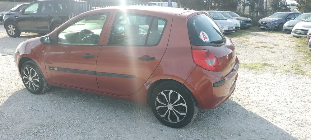 Clio III Clio 1.5 dCi 70 Expression 2006 occasion 66000 Perpignan