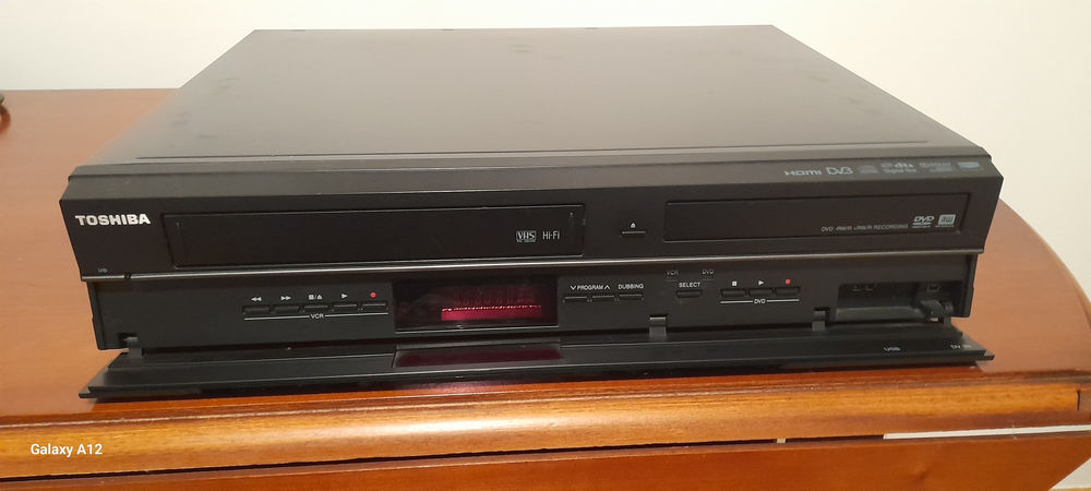MAGNETOSCOPE TOSHIBA CONVERTISSEUR VHS DVD Audio et hifi