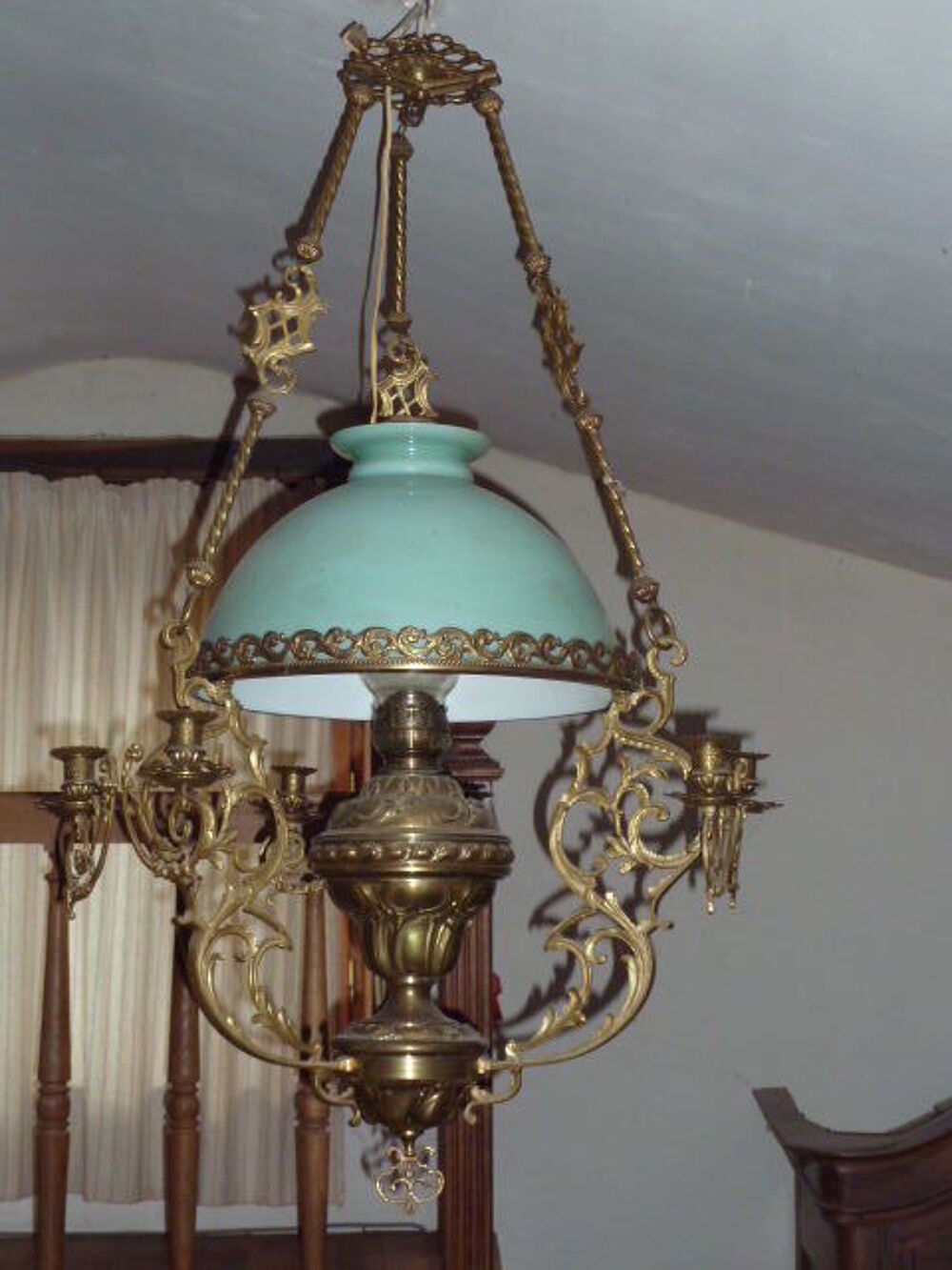 suspension avec opaline et bougeoirs Décoration