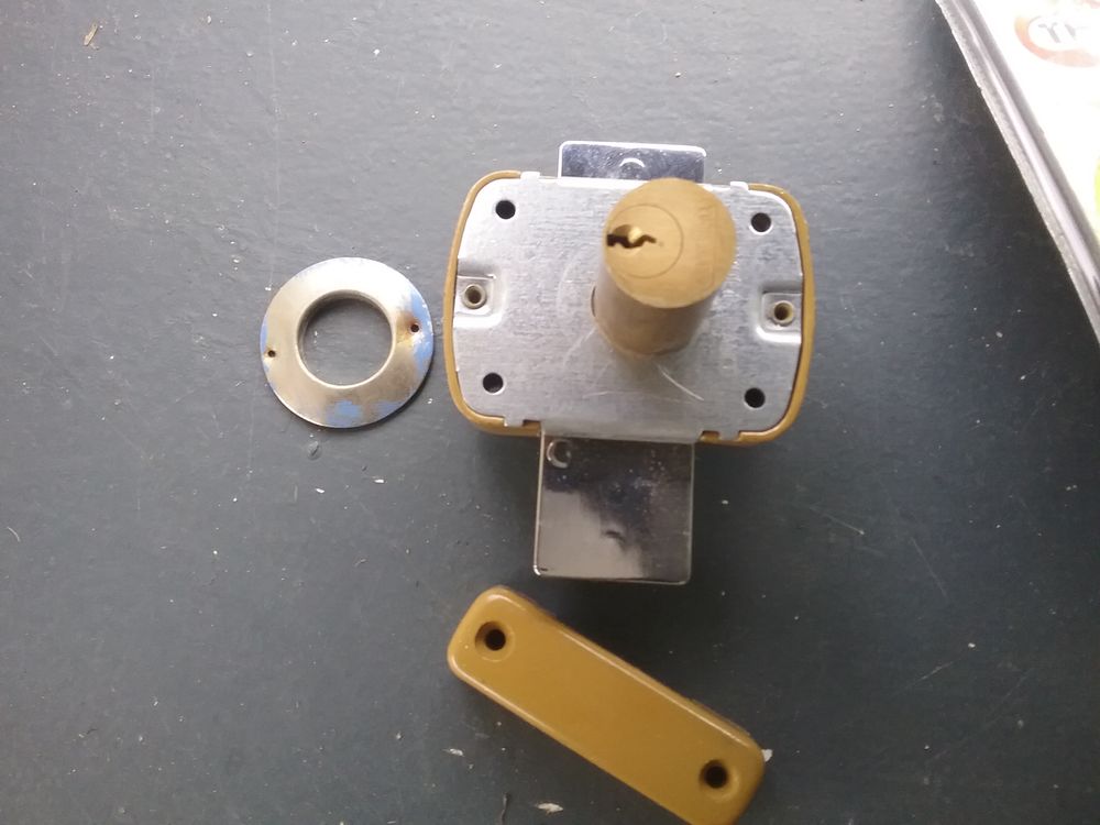 Serrure de porte comme neuve Bricolage
