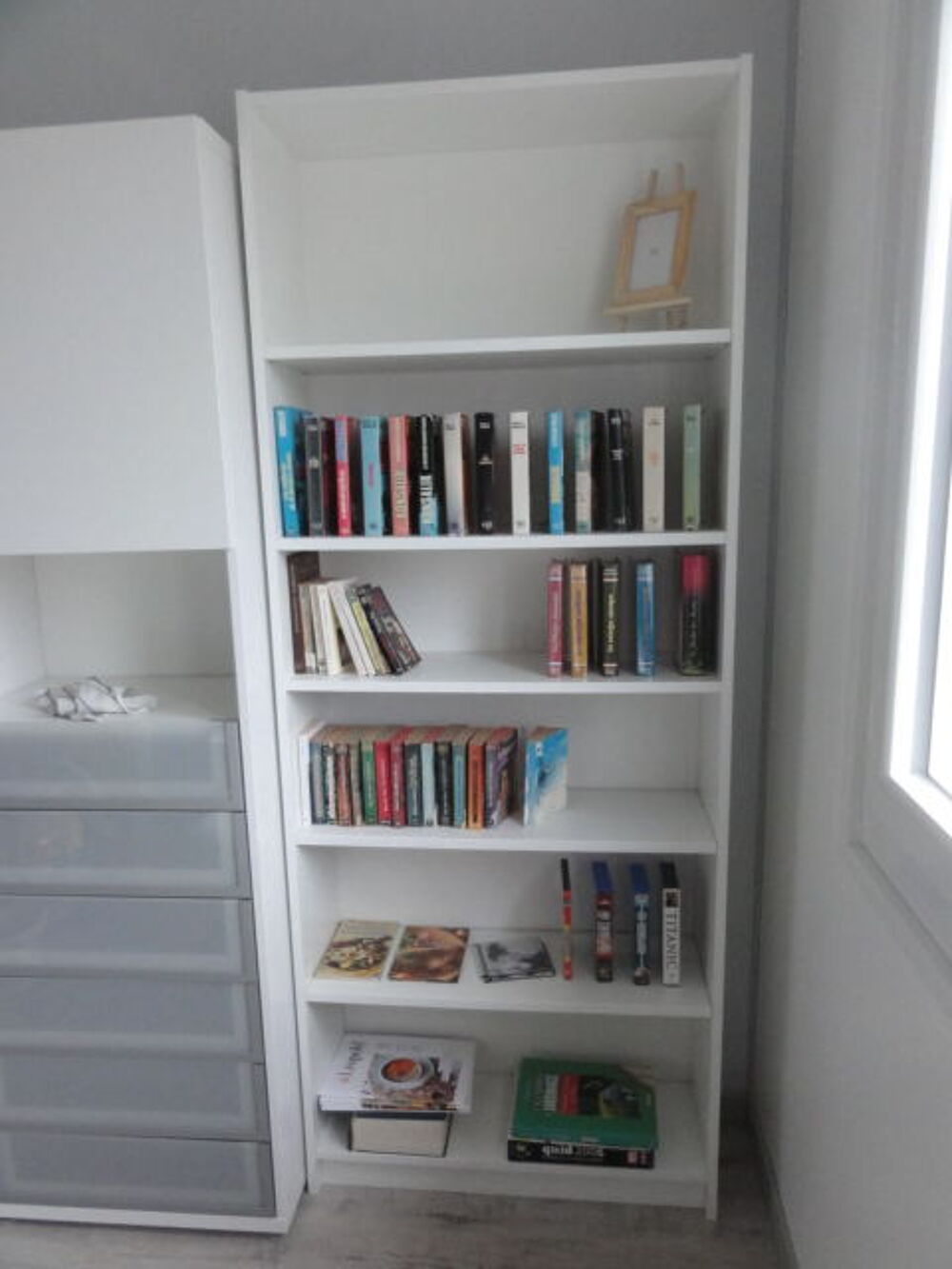 Biblioth&egrave;que IKEA r&eacute;cente achat avril 2026 comme neuve
Meubles