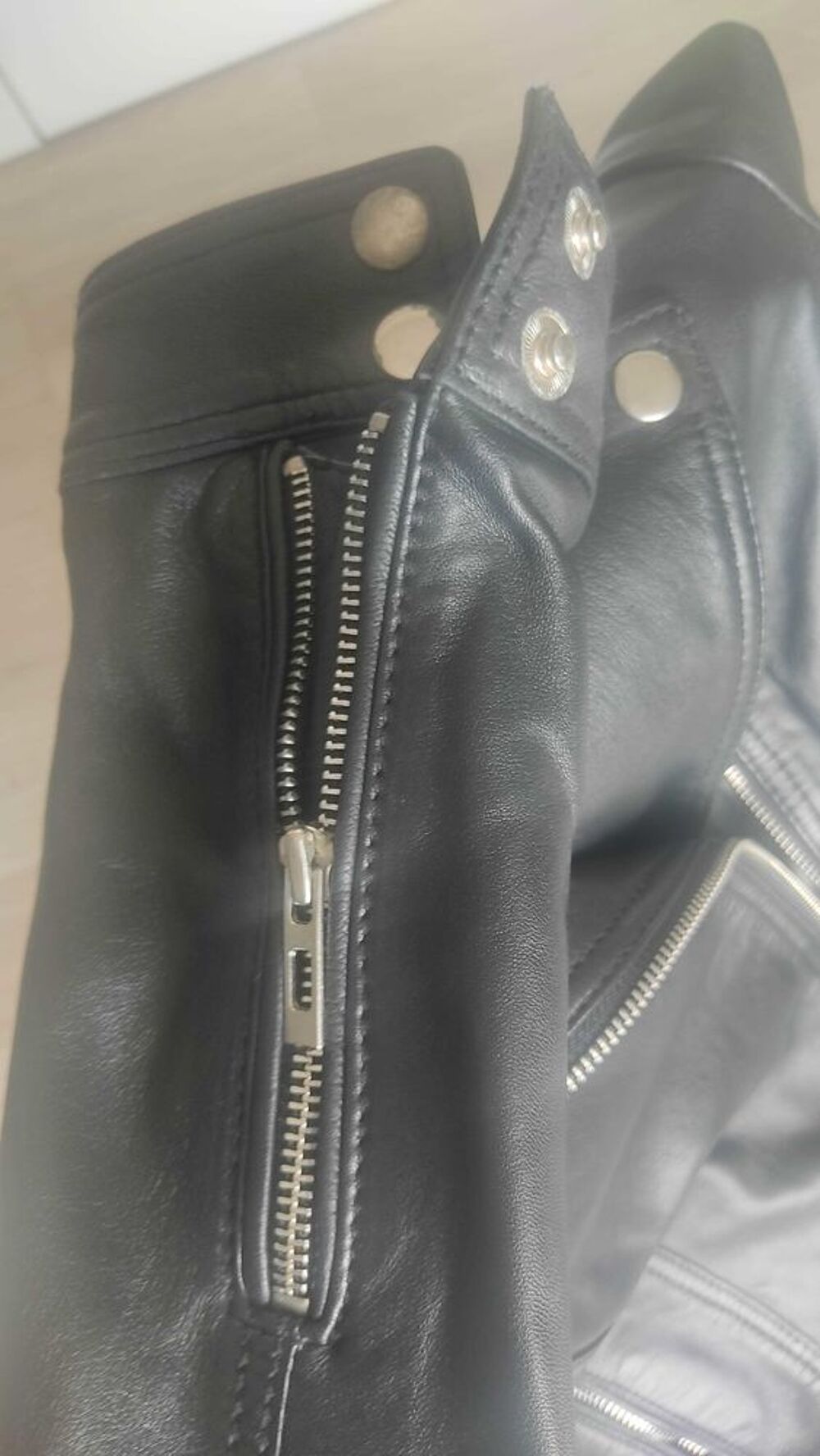Blouson Perfecto Femme cuir noir neuf Taille S Vêtements