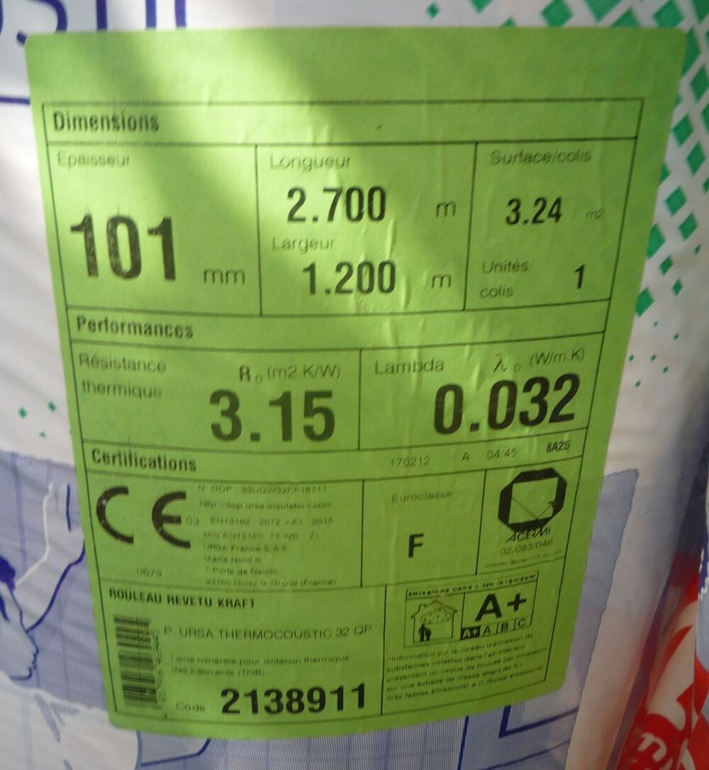 Rouleau de laine de verre ( Dimensions : 2,70 M x 0.77 M) Bricolage