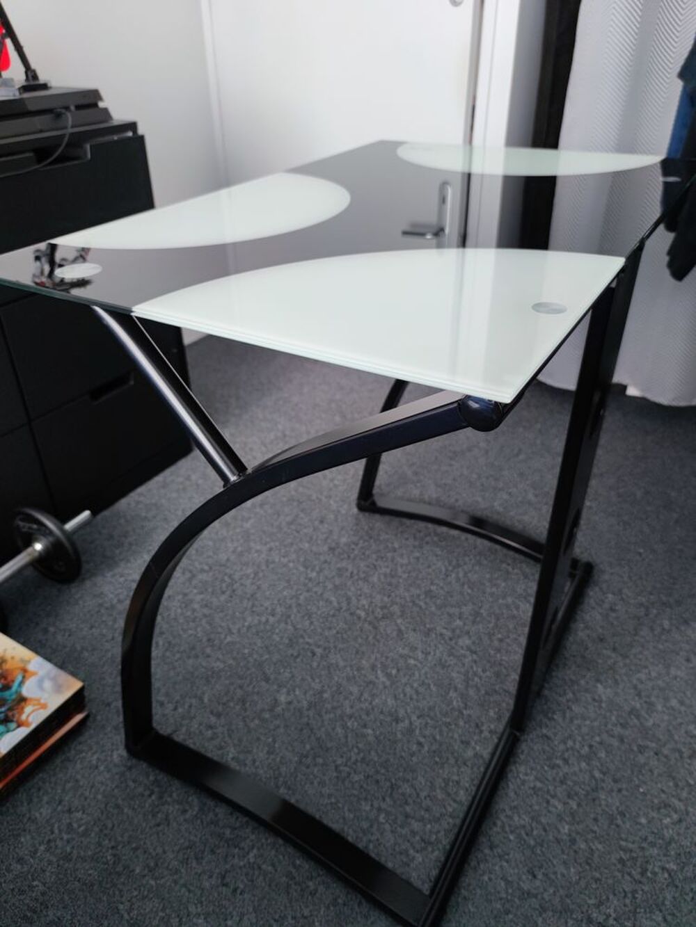 Bureau en verre avec cadre en fer Meubles