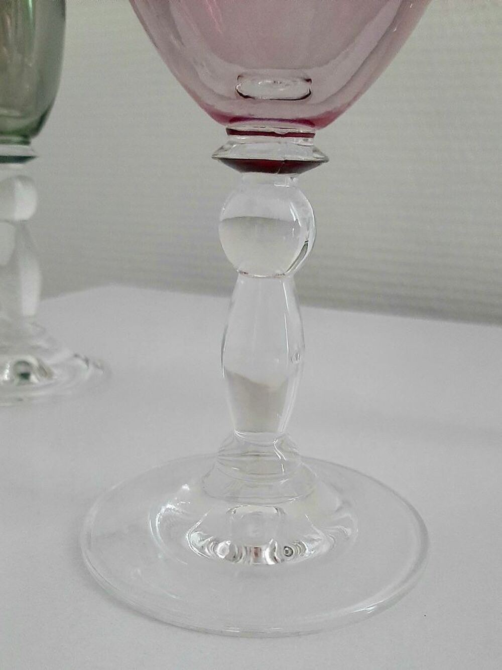 Lot de 34 verres iris&eacute;s. Cuisine