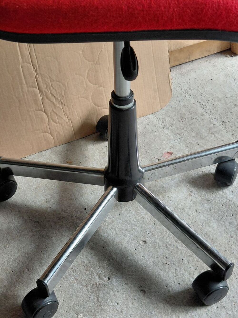Petit siege/ fauteuil de bureau ergonomique, etat neuf. Meubles