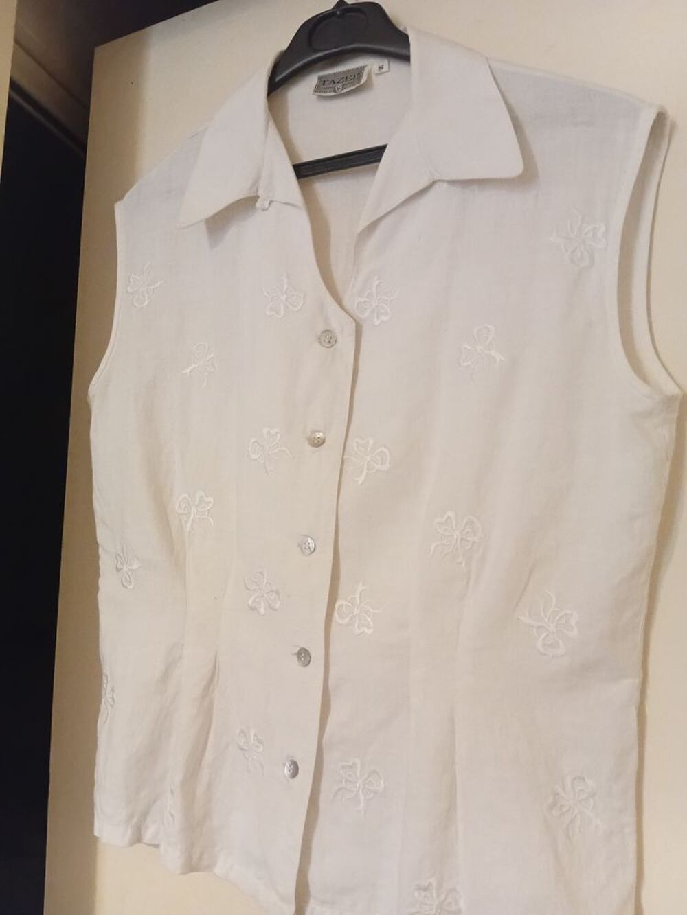Chemisier brod&eacute; sans manches Vêtements