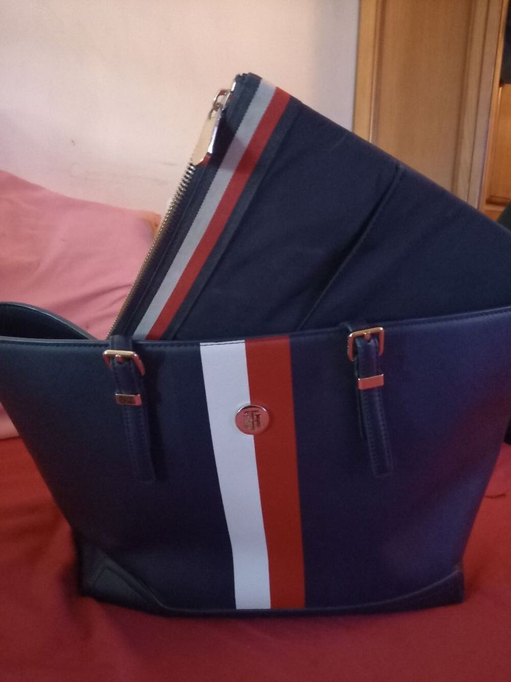 FOURRE-TOUT Tommy Hilfiger
Maroquinerie