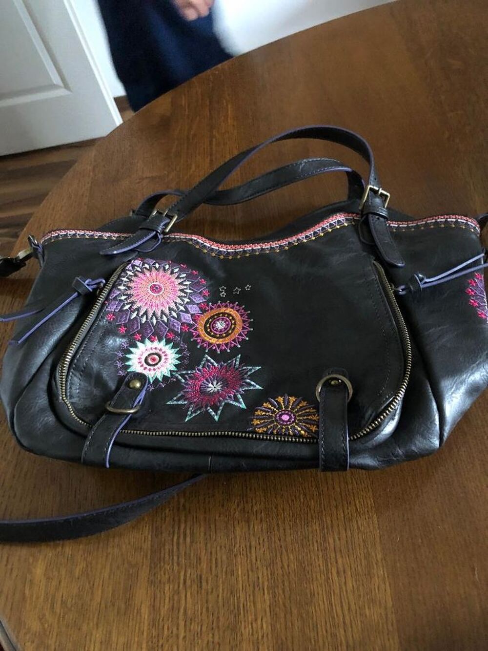 Sac Noir DESIGUAL avec bandouli&egrave;re Maroquinerie