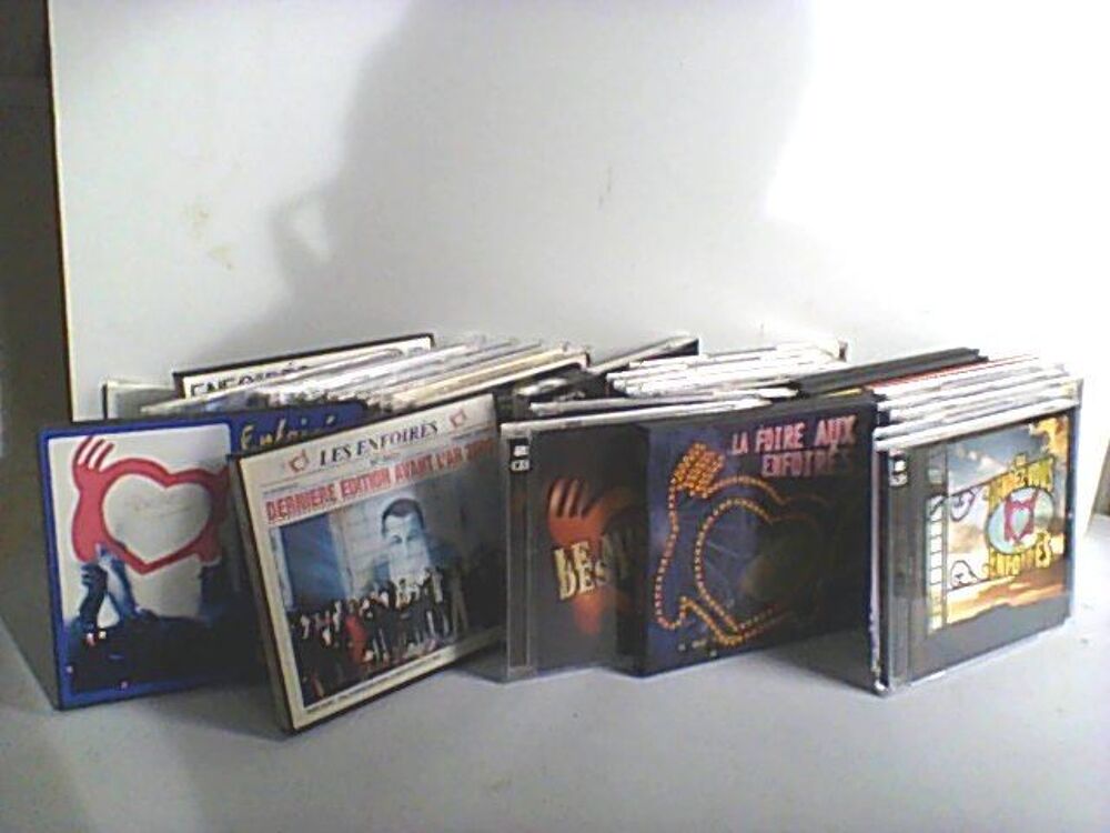 LOT DE 25 CD CD et vinyles