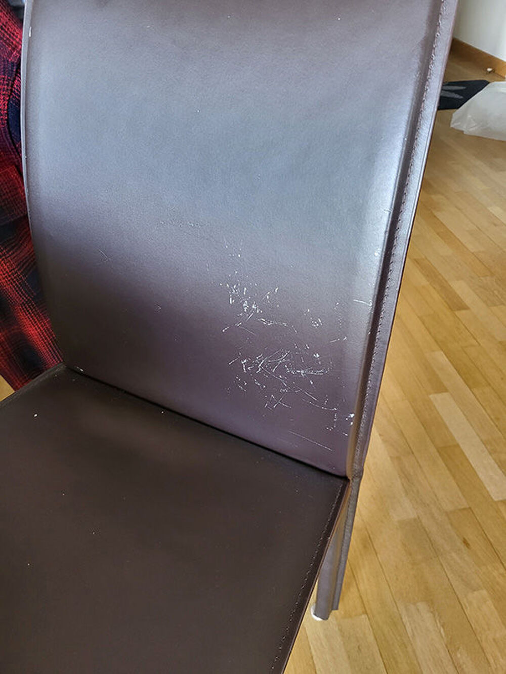 TABLE SALLE A MANGER ET CHAISES BO-CONCEPT Meubles