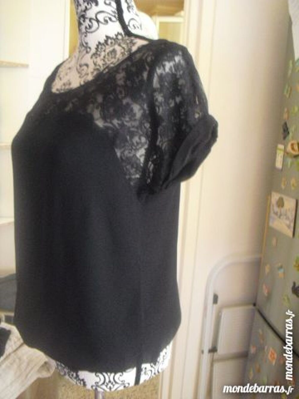 TOP NOIR dentelles a motifs manches courtes T M Vêtements