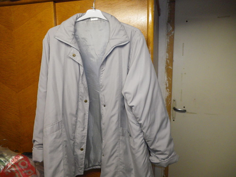 3 anoraks gris Vtements