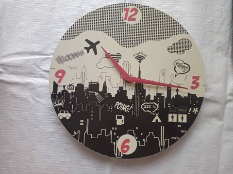 Horloge murale 12 La Ville-du-Bois (91)