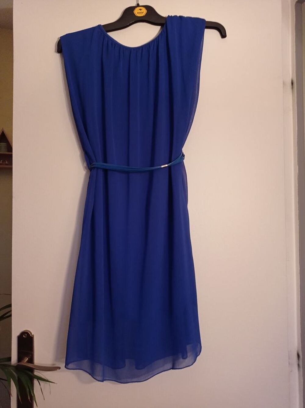Robe voile sans manches + ceinture assortie Vtements