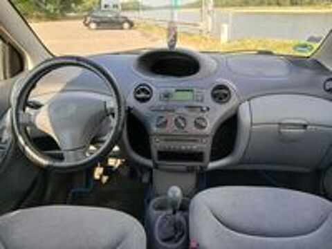 Yaris 1.3i Linea Luna 2001 occasion 67630 Lauterbourg