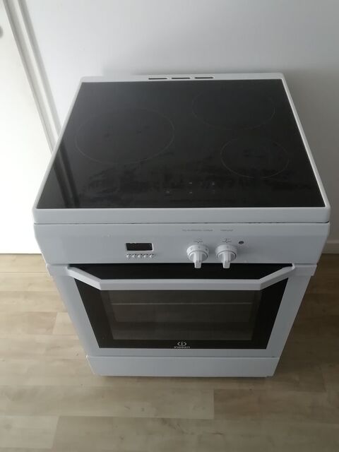 Gazinière :Four électrique et plaque de cuisson à induction
350 Mûrs-Erigné (49)