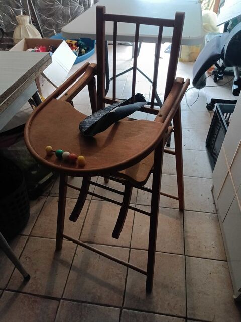 Chaise pour bébé vintage Amayé-sur-Orne (14)