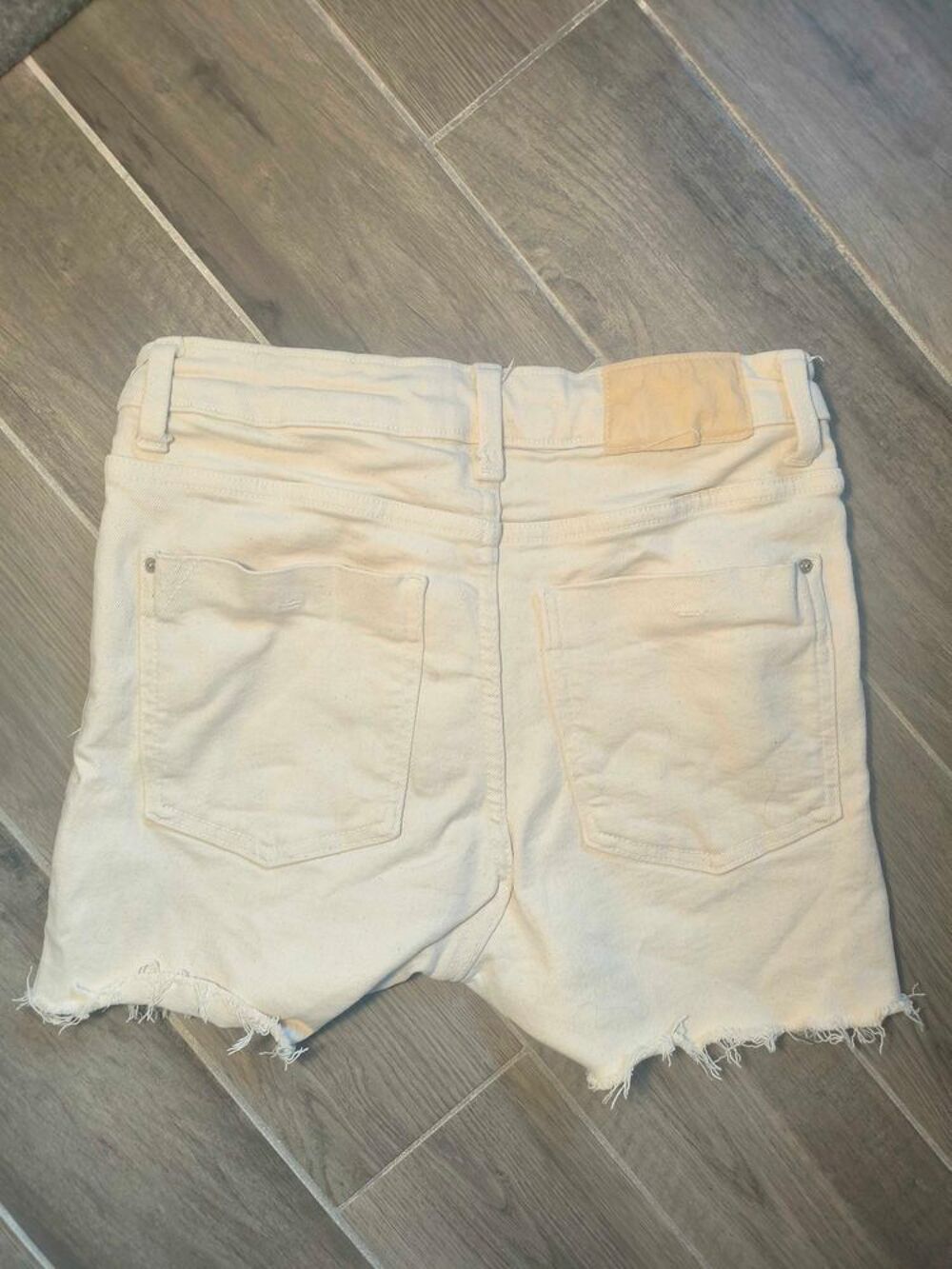€‹Short en Jean Raccourci Cut-Off Zara (Blanc Cass&eacute; / Ecru) Vêtements
