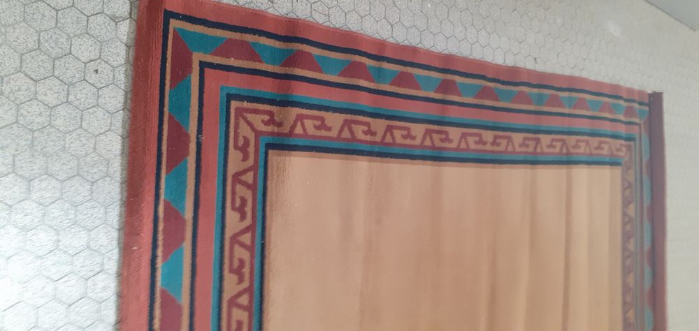 TAPIS DE SALON OU SALLE A MANGER
Décoration