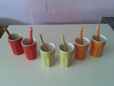 Mugs neufs en porcelaine multicolore  8 Dijon (21)