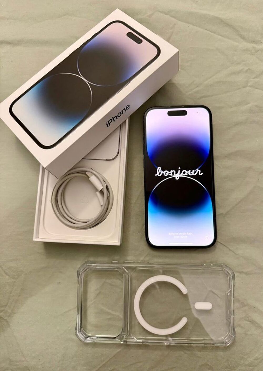 IPhone 15 Pro Max 256 go Téléphones et tablettes