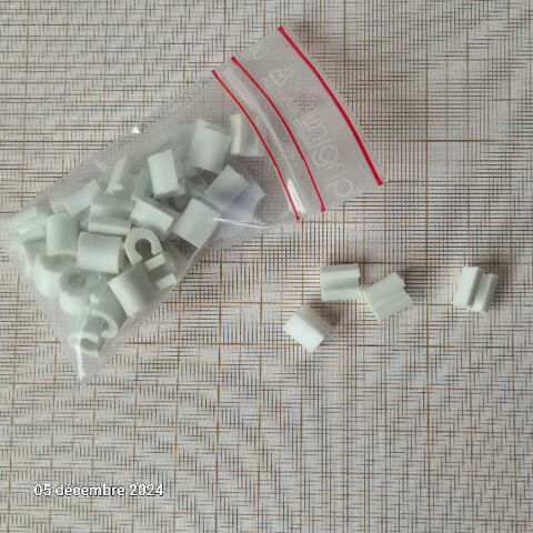 Agrafes, pinces, clips plastique pour bloquer les lignes mon 1 Saumur (49)