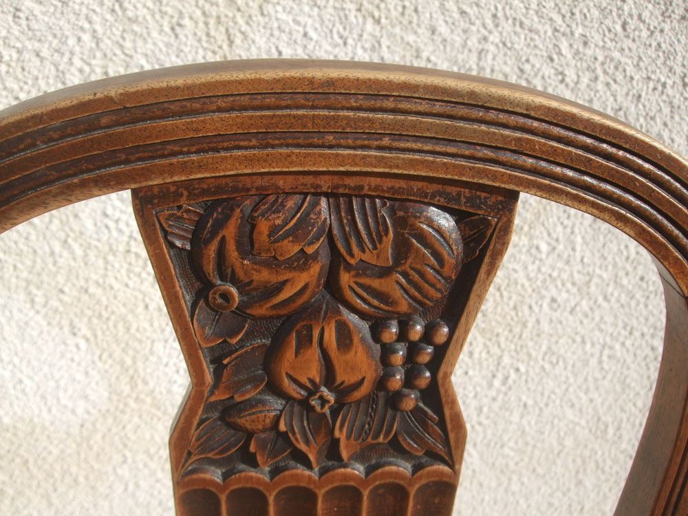 salle &agrave; manger compl&egrave;te en noyer massif sculpt&eacute; Meubles