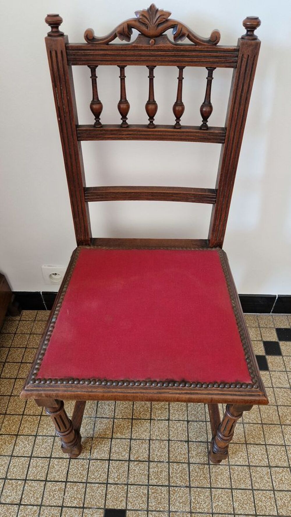 Lot de 2 chaises anciennes en bois massif style Henri II Meubles