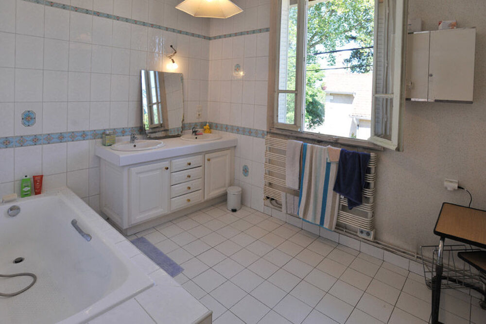 Location Chambre Chambre meublée étudiant Bourg-en-bresse