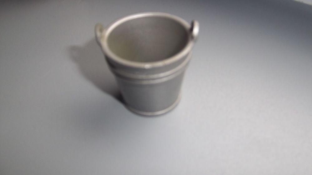 Petit seau gris acier 3,5 cm Jeux / jouets