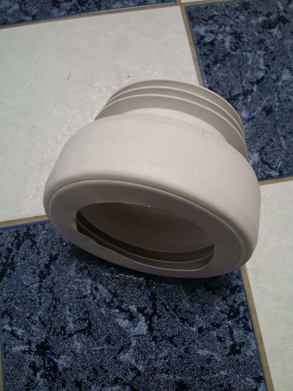 Mat&eacute;riels pour sanitaire - chasse d'eau - cuvette de wc Bricolage