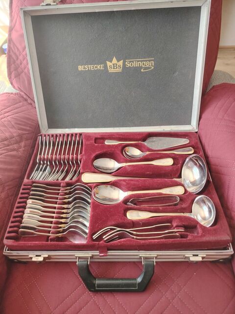 Coffret de couverts Bestecke SBS Solingen,
0 Roanne (42)