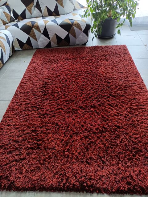 tapis pure laines, couleur rouge bordeaux, 60 Vernet-les-Bains (66)