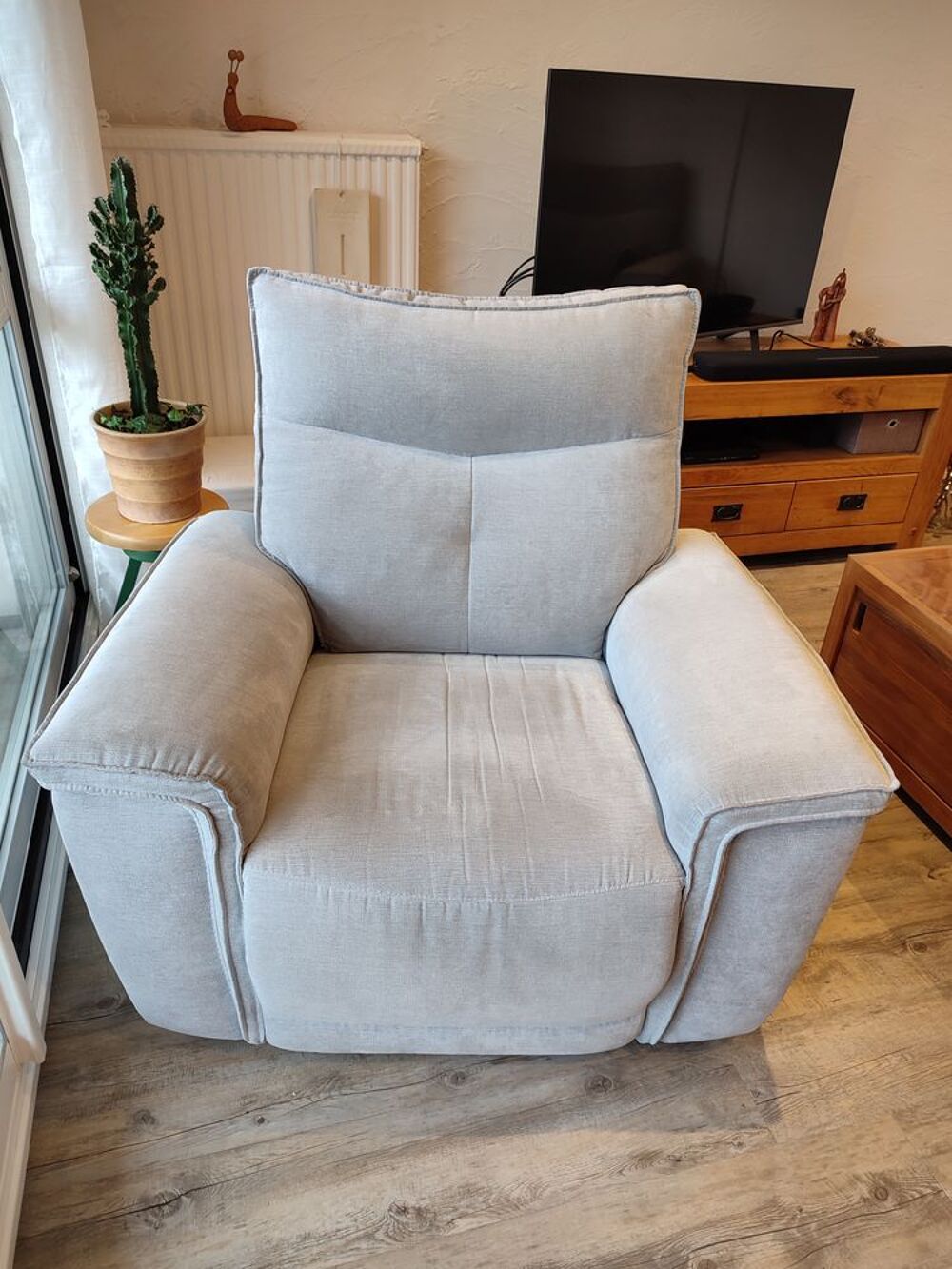 Fauteuil relax &eacute;lectrique 3 moteurs. Meubles