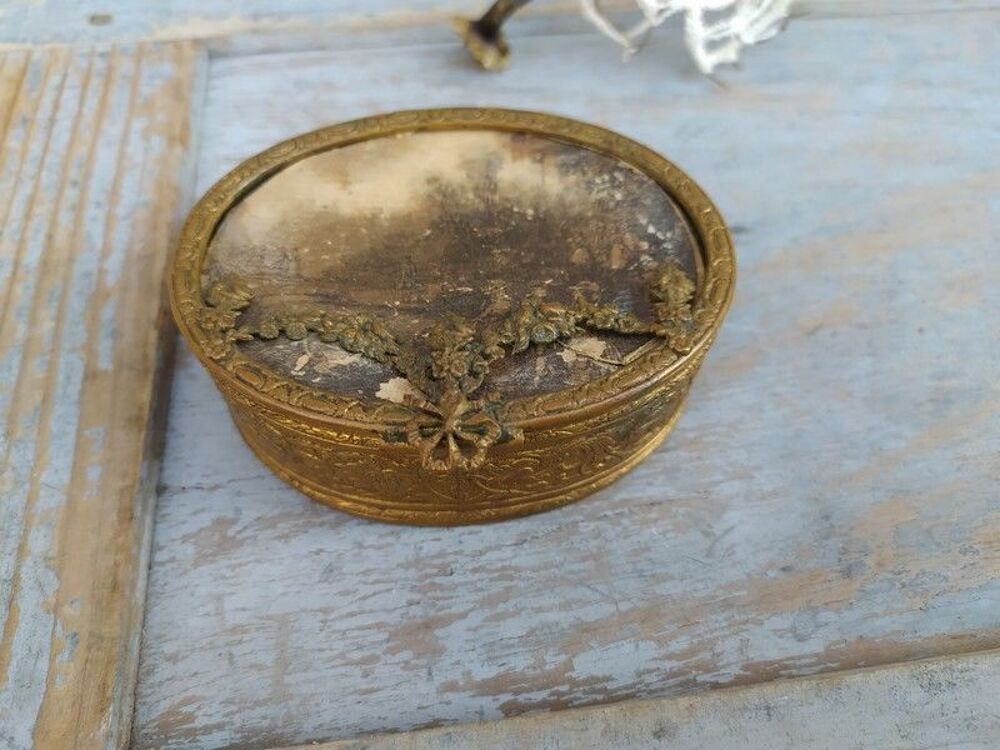 Ancienne Boite &agrave; Bijoux Bronze Laiton Gravure XIX&egrave;me 
